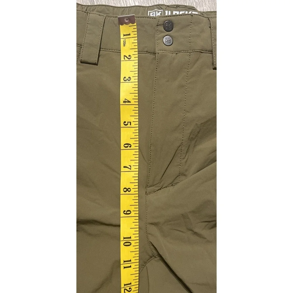 Alaskan Hardgear Army Green Men's Lightweight Nylon Hiking Shorts Size 38x10